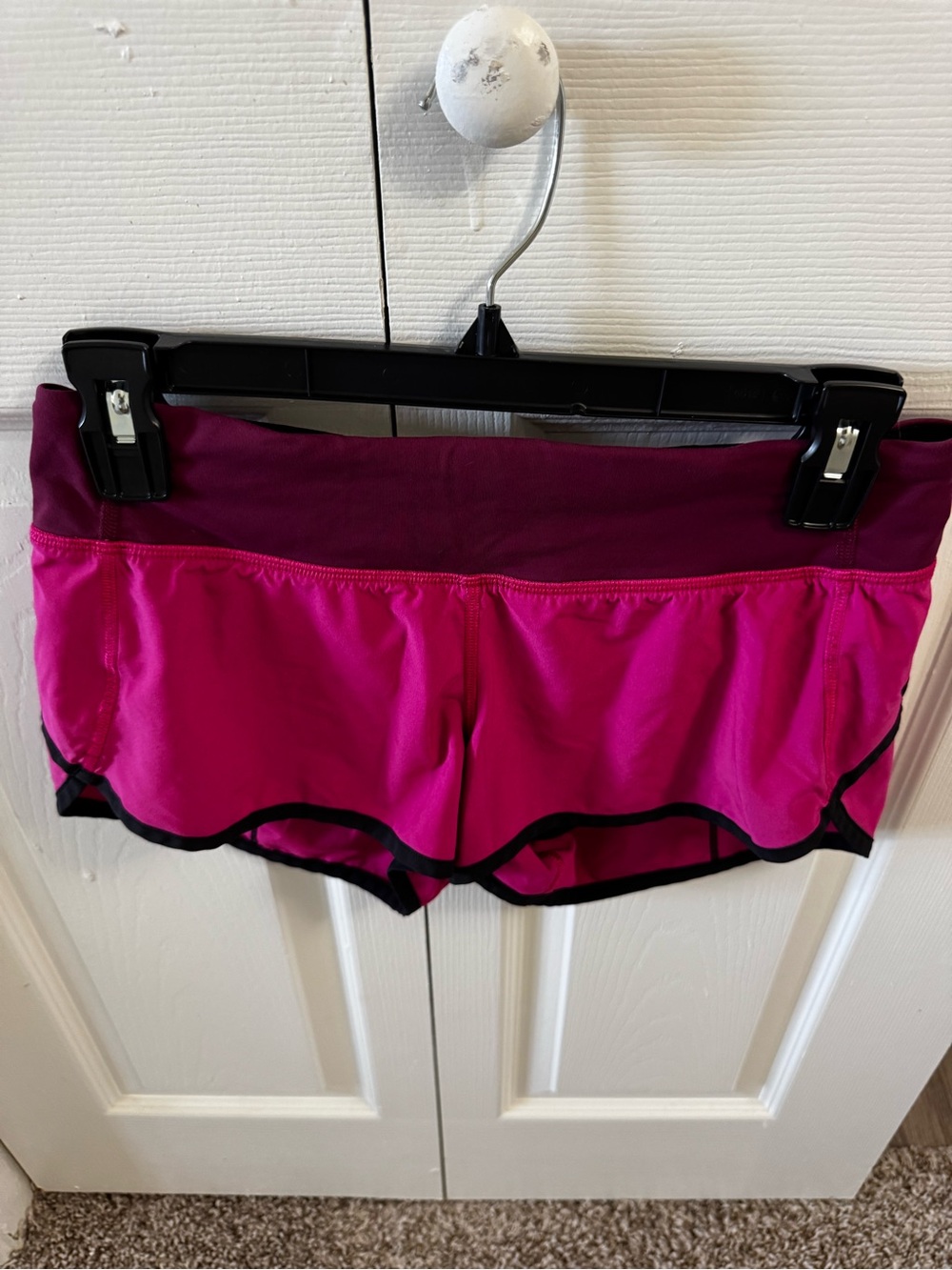 Lululemon Size 4 Women’s Hot Pink Active Running Shorts with Contrast Trim